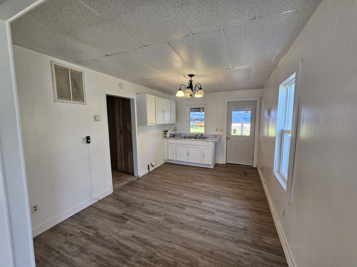 415 E Johnson Street, Fairfield, IL 62837