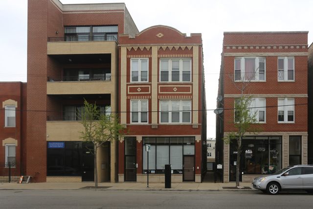 2138 W Chicago Avenue #2F — Chicago, IL 60622