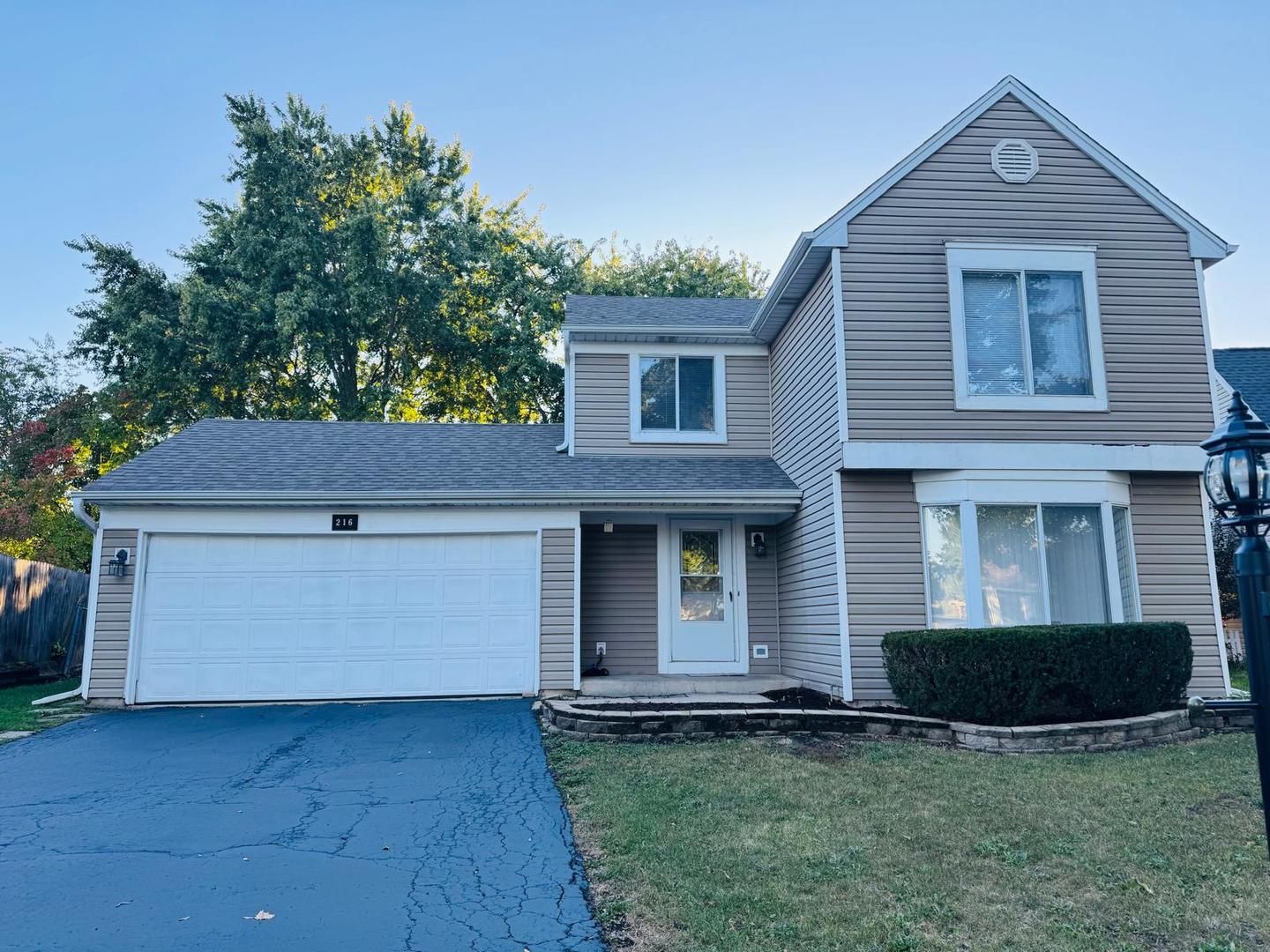 216 Iris Drive — Streamwood, IL 60107