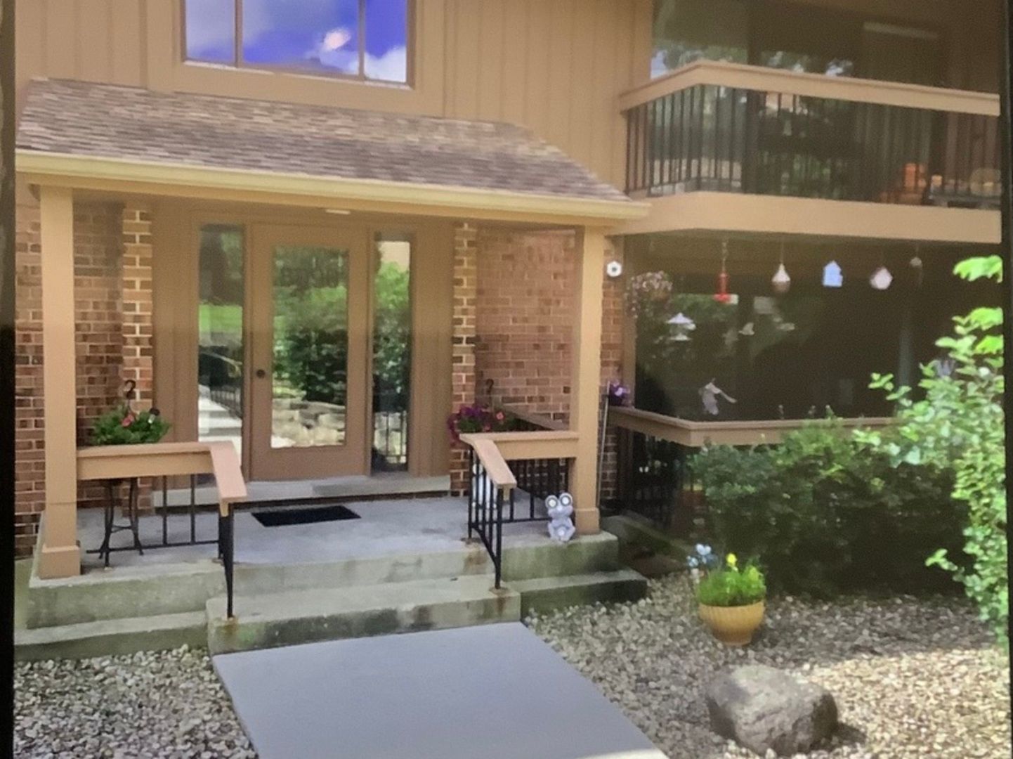 8090 Garfield Avenue — Burr Ridge, IL 60527
