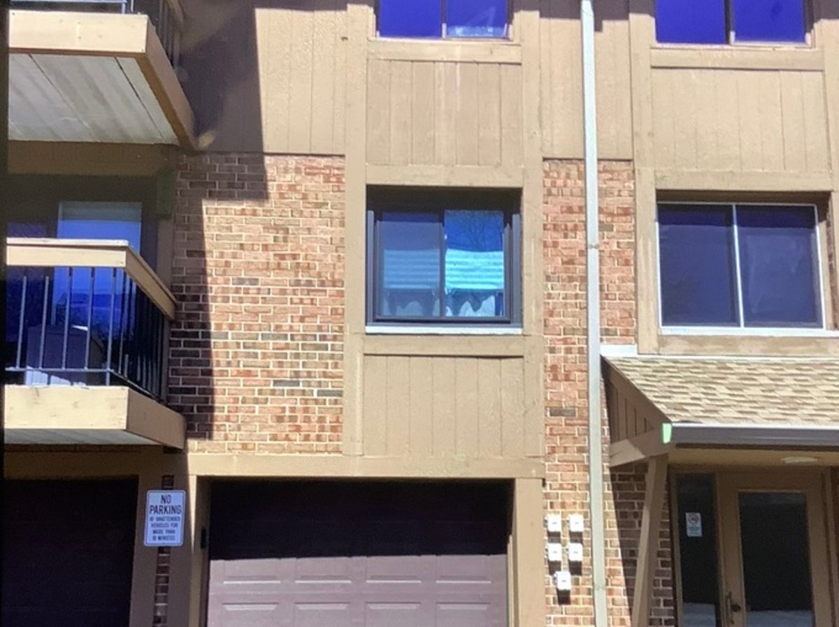 8090 Garfield Avenue, Burr Ridge, IL 60527
