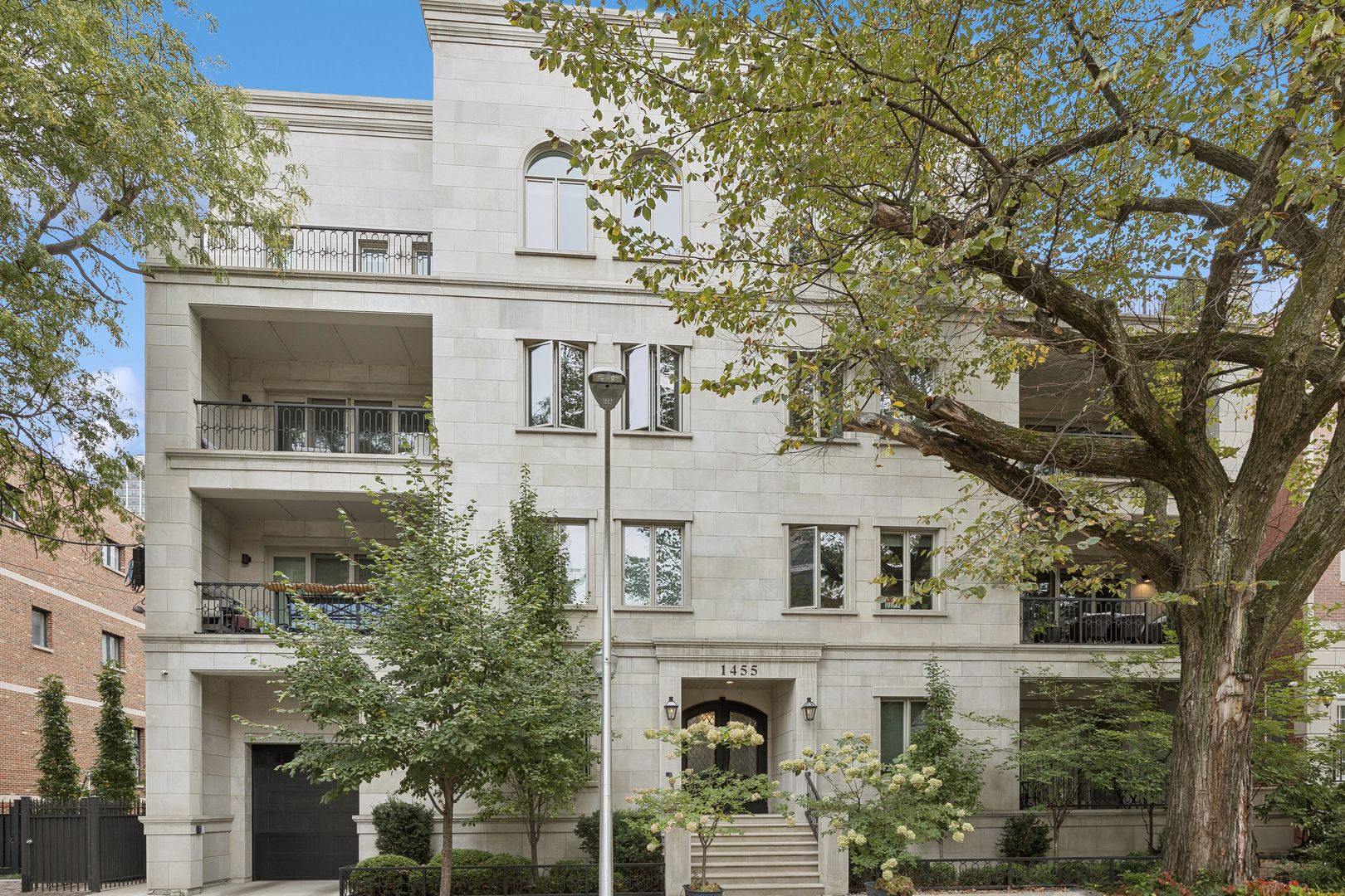1455 N Wieland Street #301 — Chicago, IL 60610