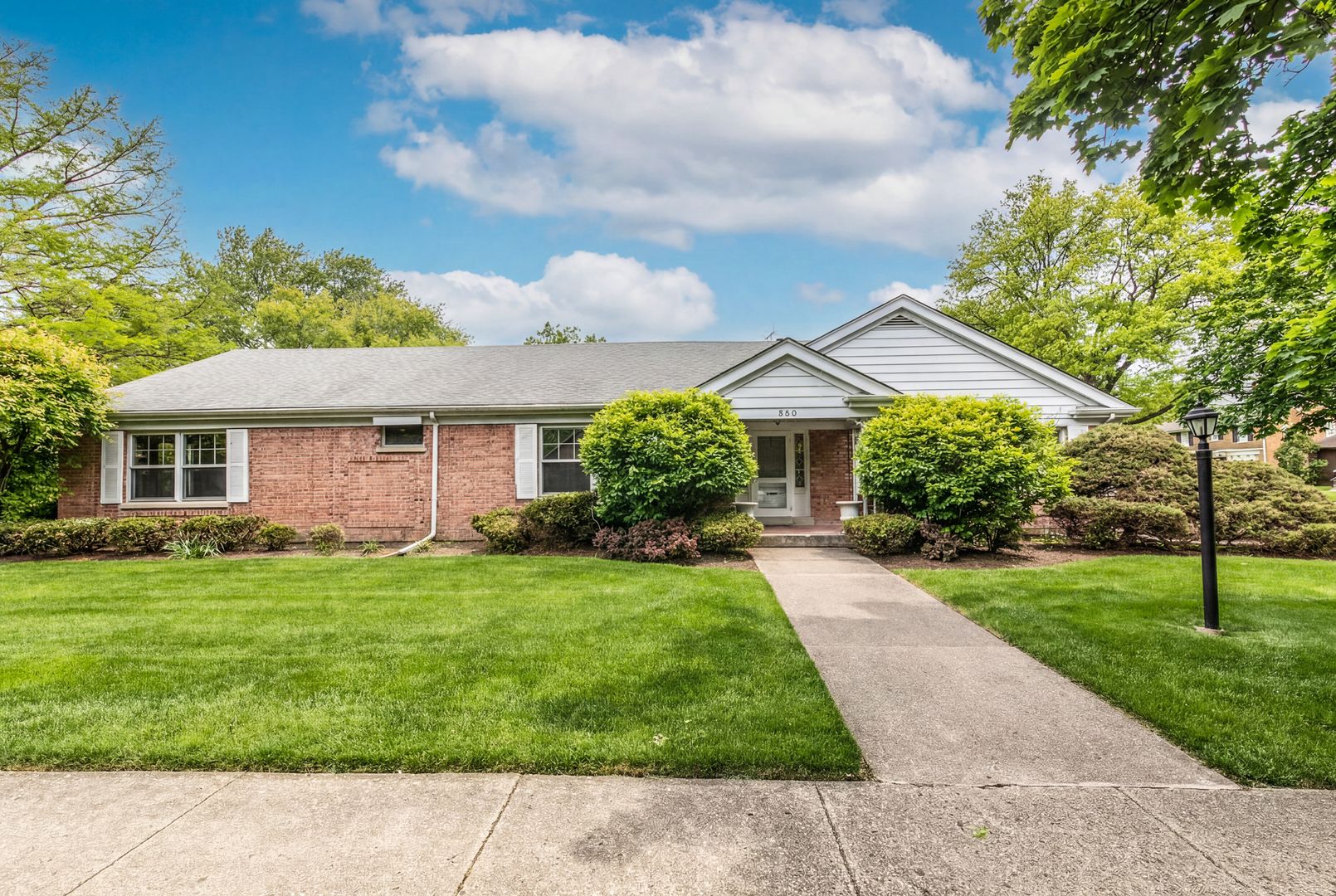 200 Cherry Street — Park Ridge, IL 60068