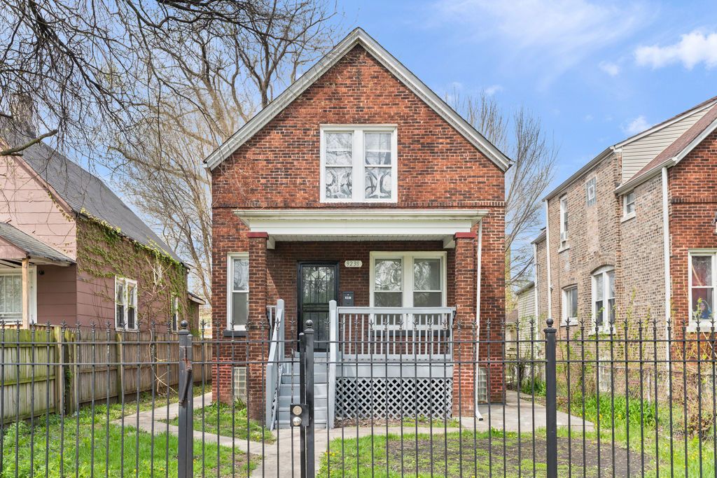 9238 Dauphin Avenue — Chicago, IL 60619