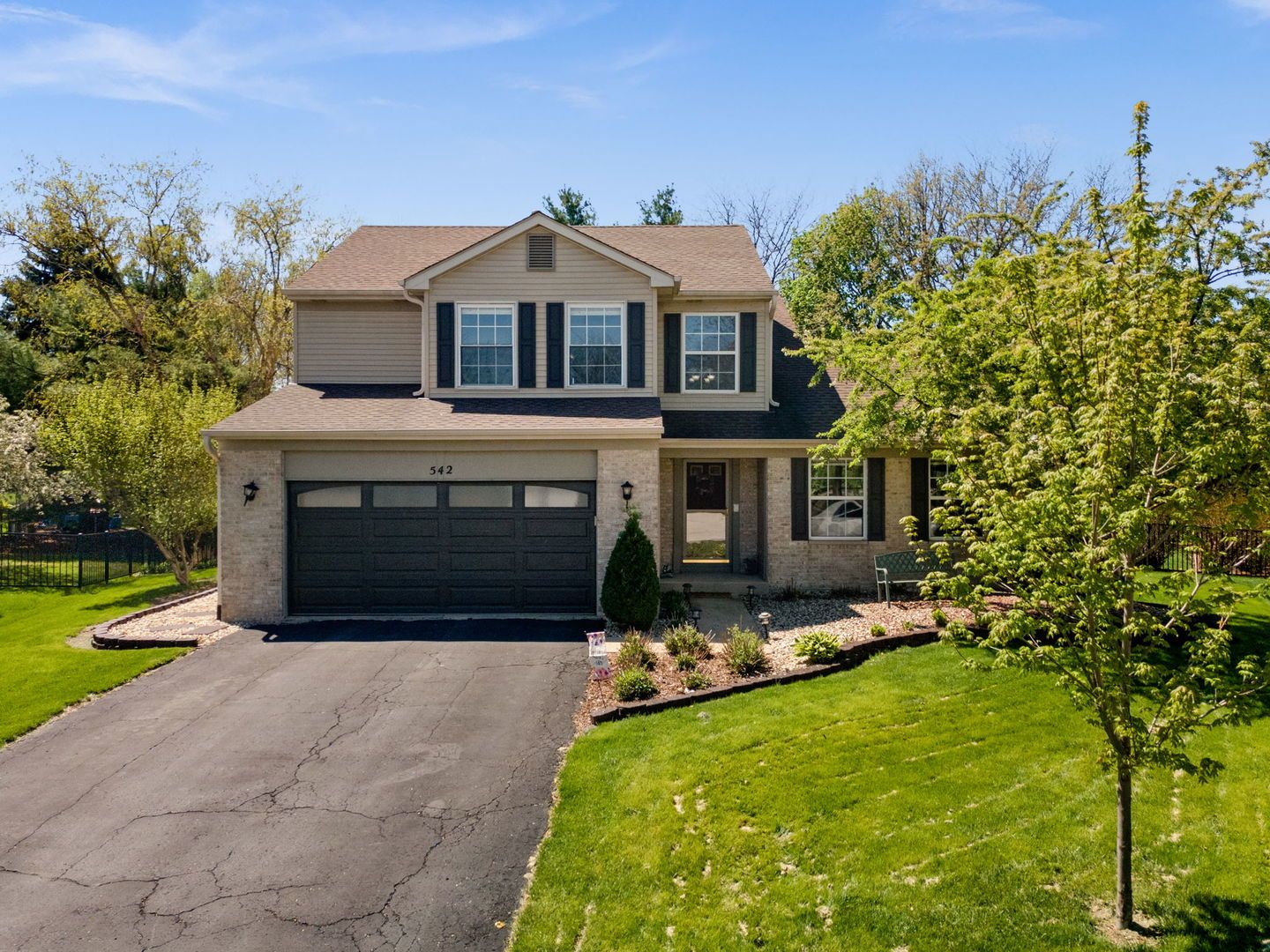 542 Waterford Drive — Oswego, IL 60543