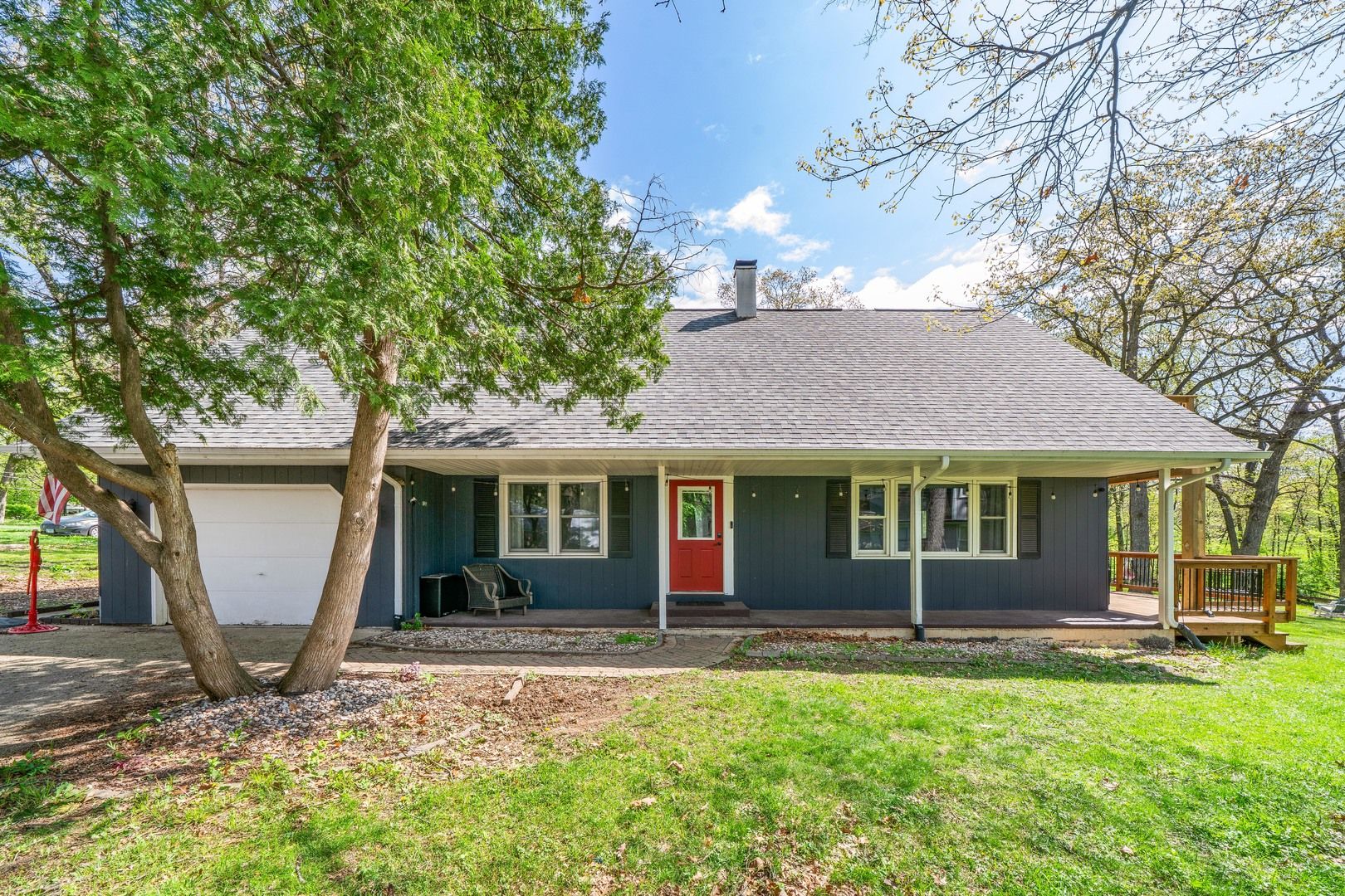 795 Lake Holiday Drive — Lake Holiday, IL 60548