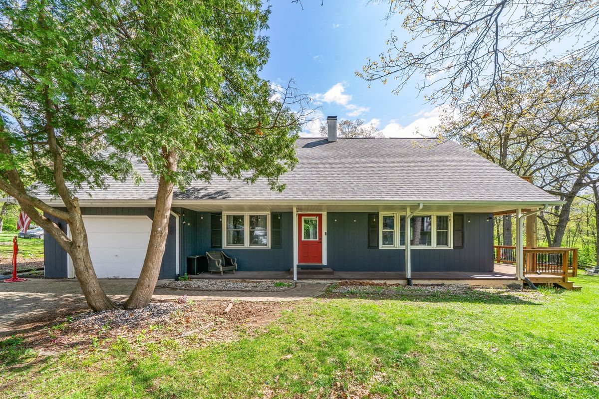 795 Lake Holiday Drive, Lake Holiday, IL 60548