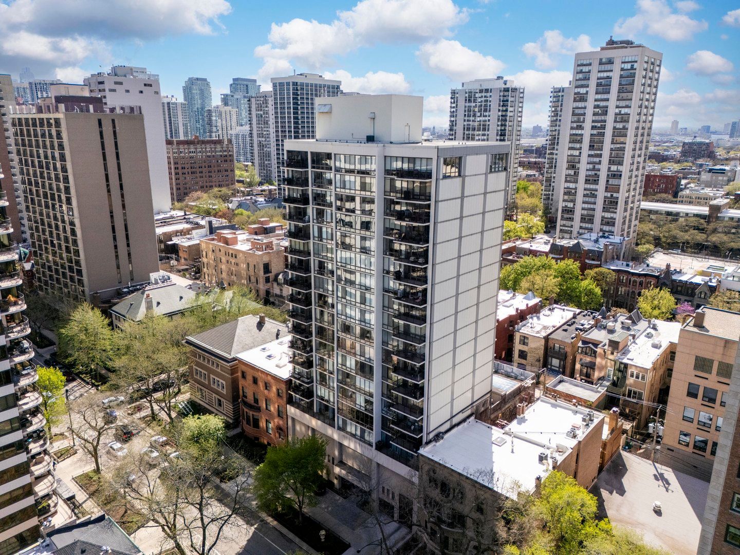 1516 N State Parkway #16D — Chicago, IL 60610