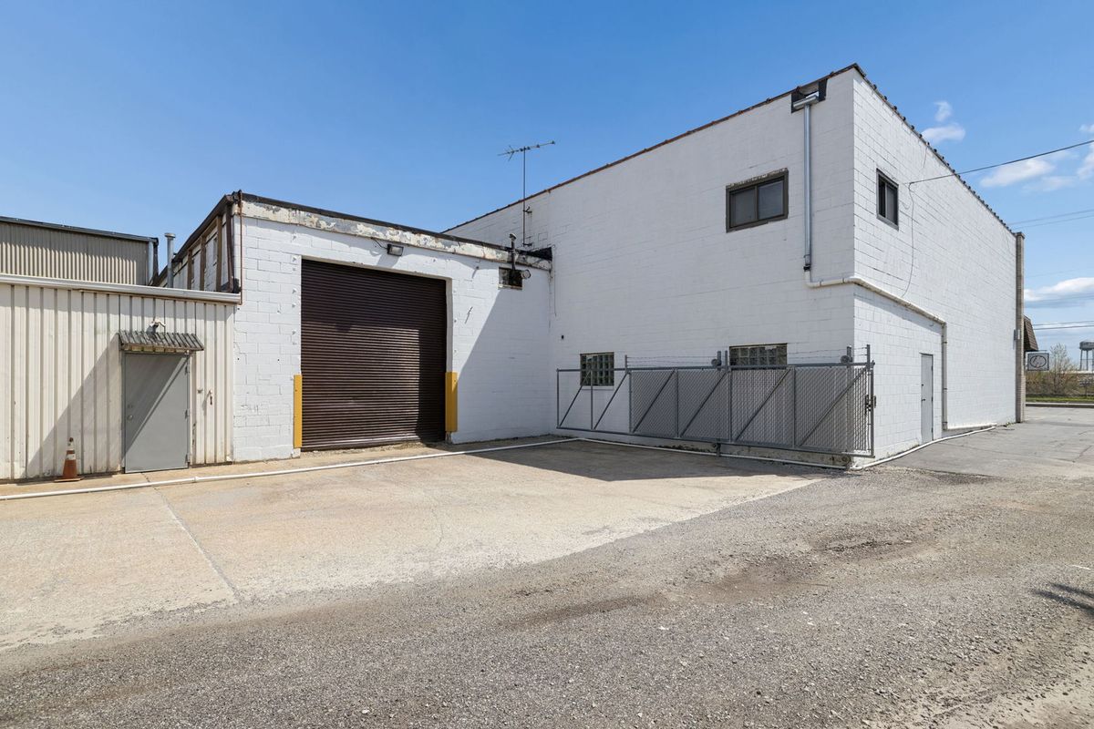 379 147th Street, Harvey, IL 60426