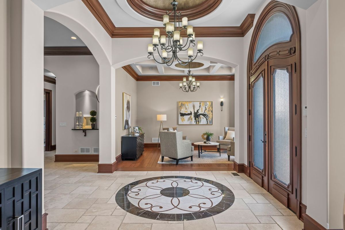 23 Enclave Court, South Barrington, IL 60010