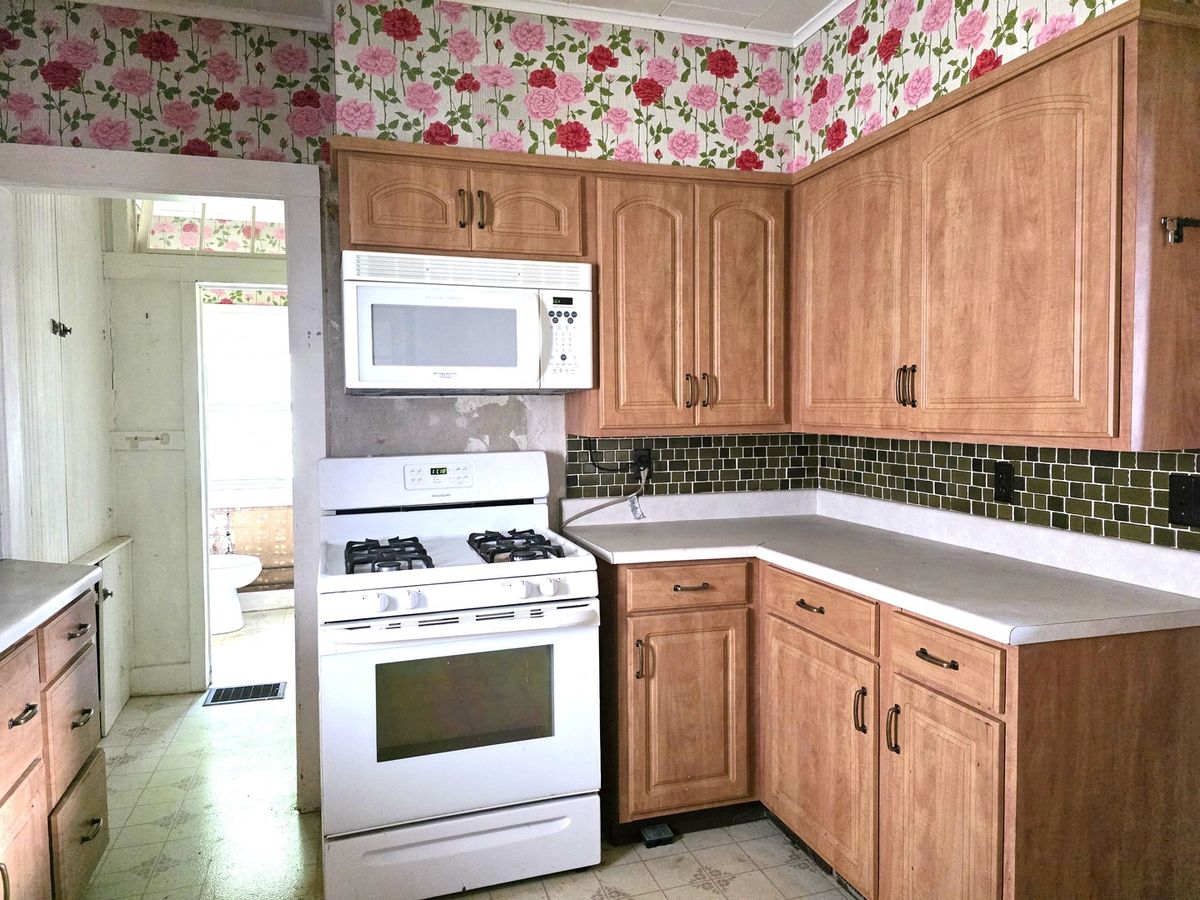 510 N Main Street, Port Byron, IL 61275