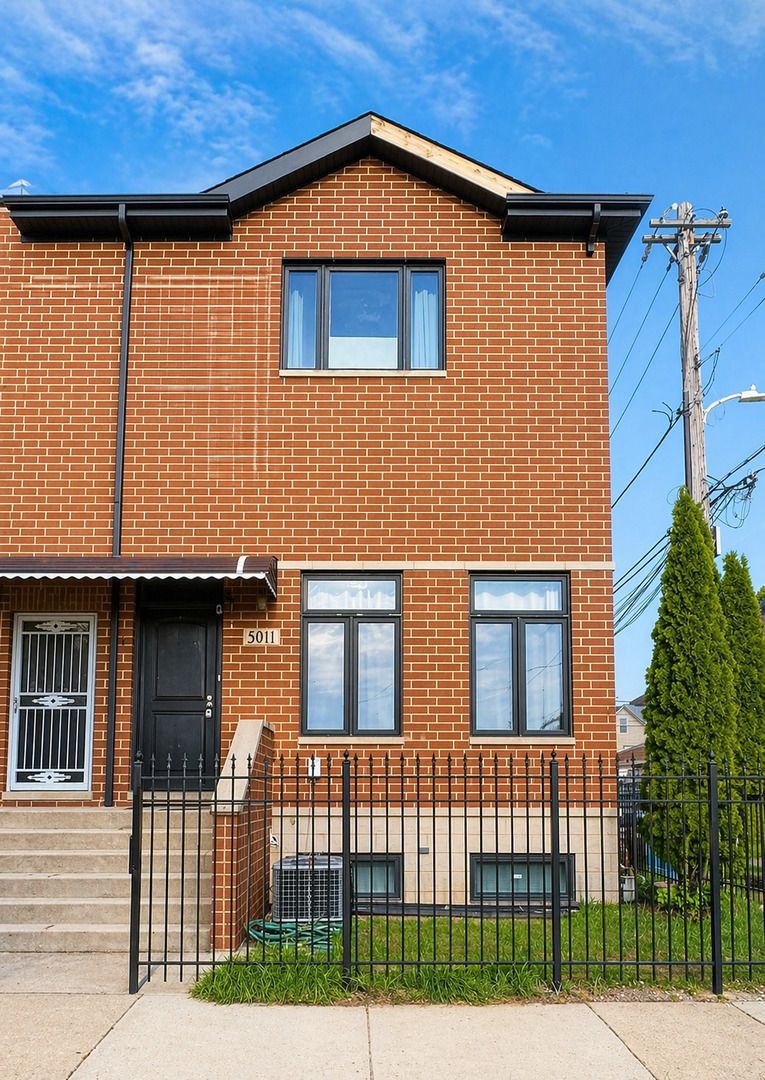 5011 S Maplewood Avenue — Chicago, IL 60632