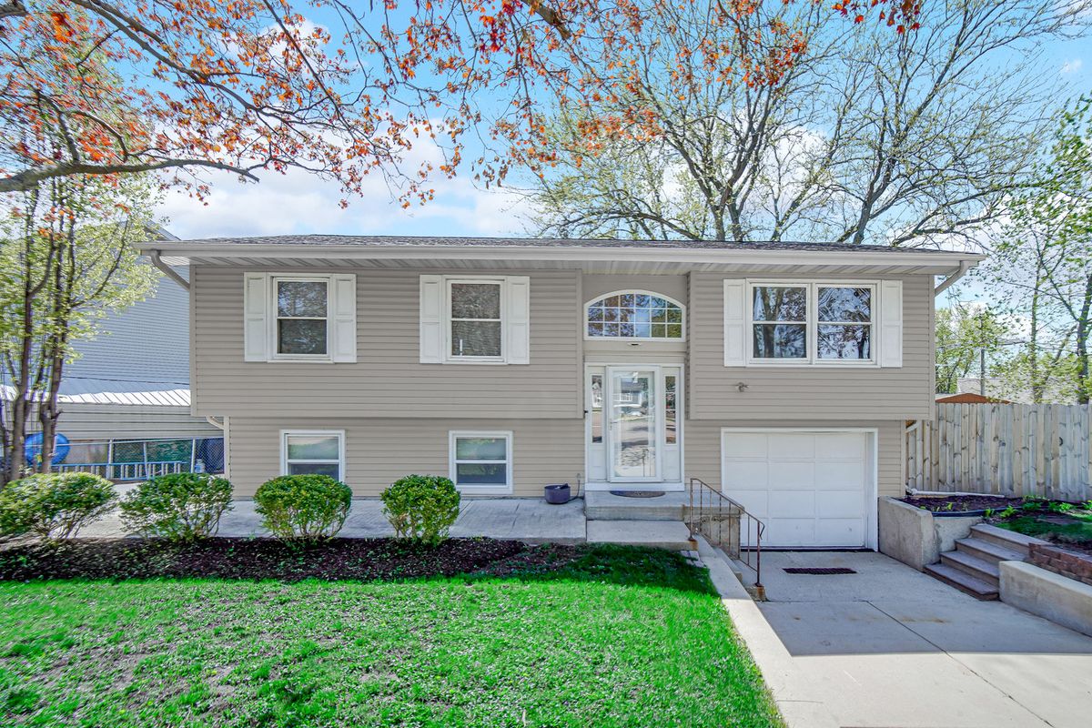 11 Shell Court, Oswego, IL 60543