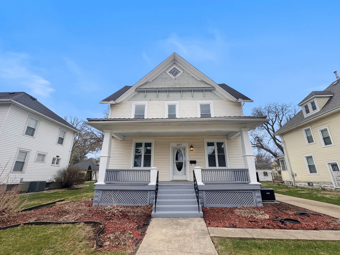307 W 11th Street — Sterling, IL 61081