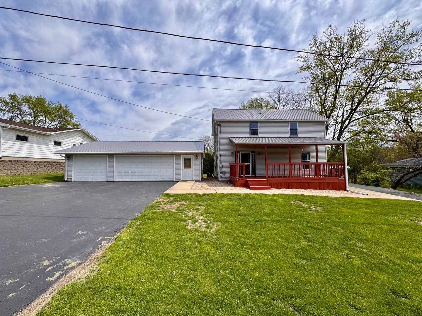 208 Hand Avenue — Dixon, IL 61021