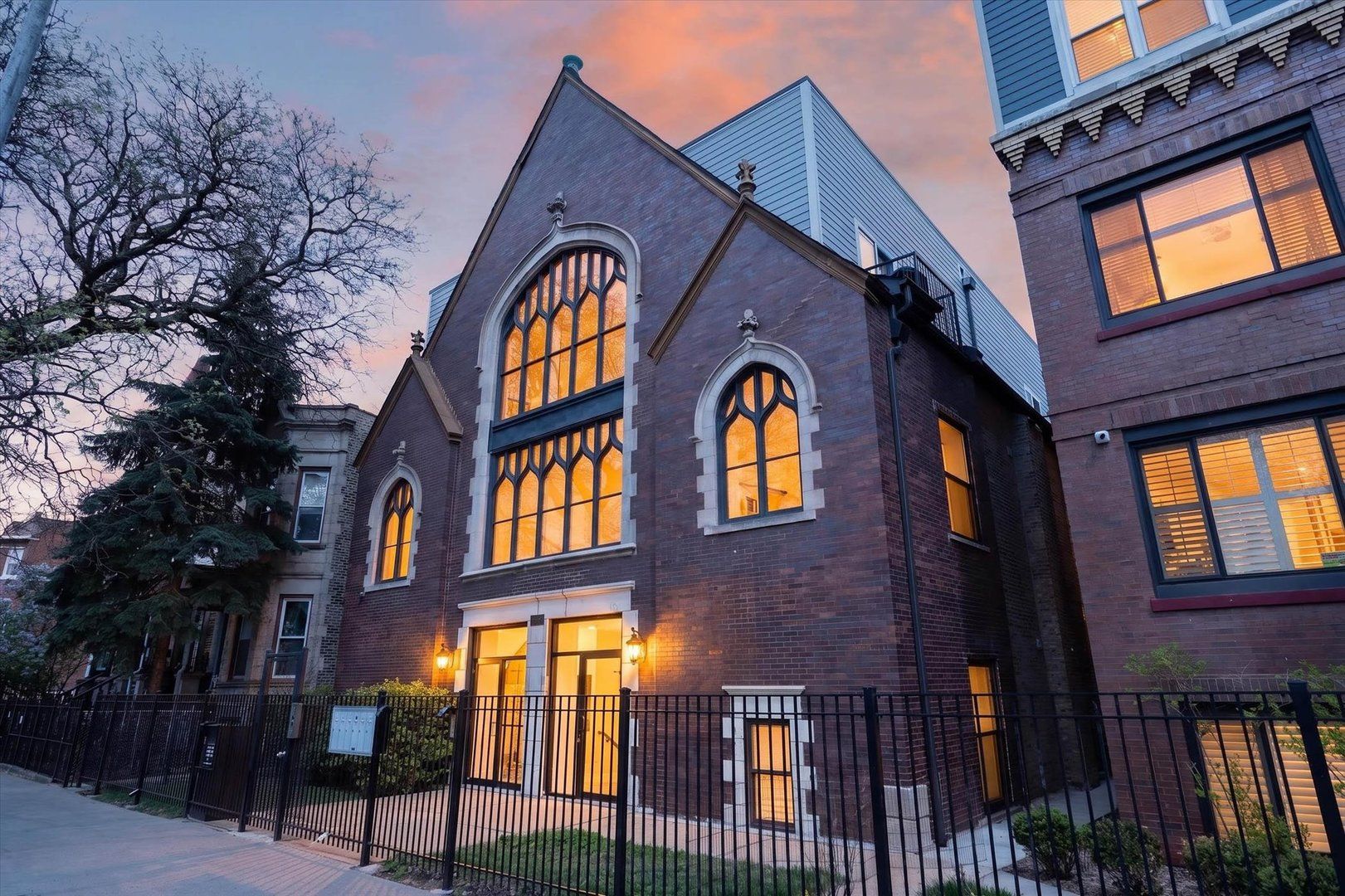 1847 N Kedzie Avenue #2N — Chicago, IL 60647