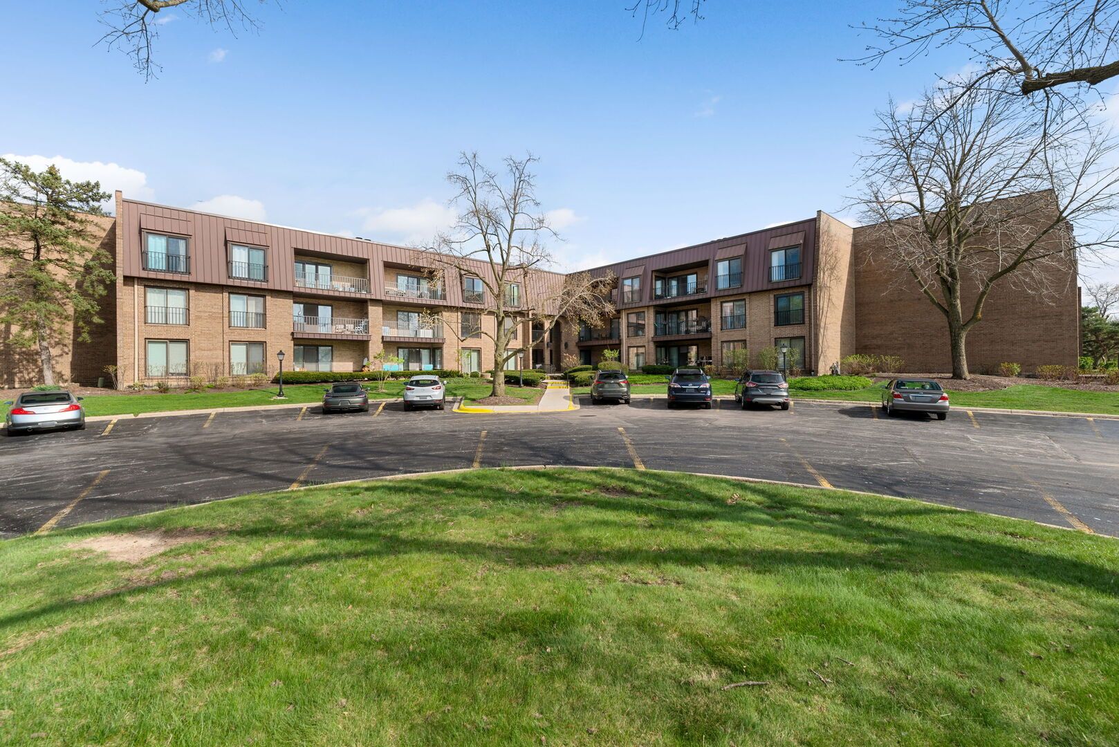 2 The Court Of Harborside Court #303 — Northbrook, IL 60062