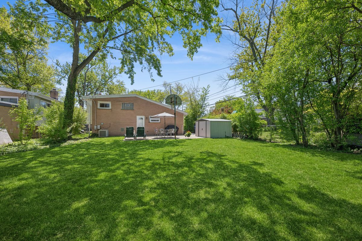 334 Southgate Drive, Northbrook, IL 60062