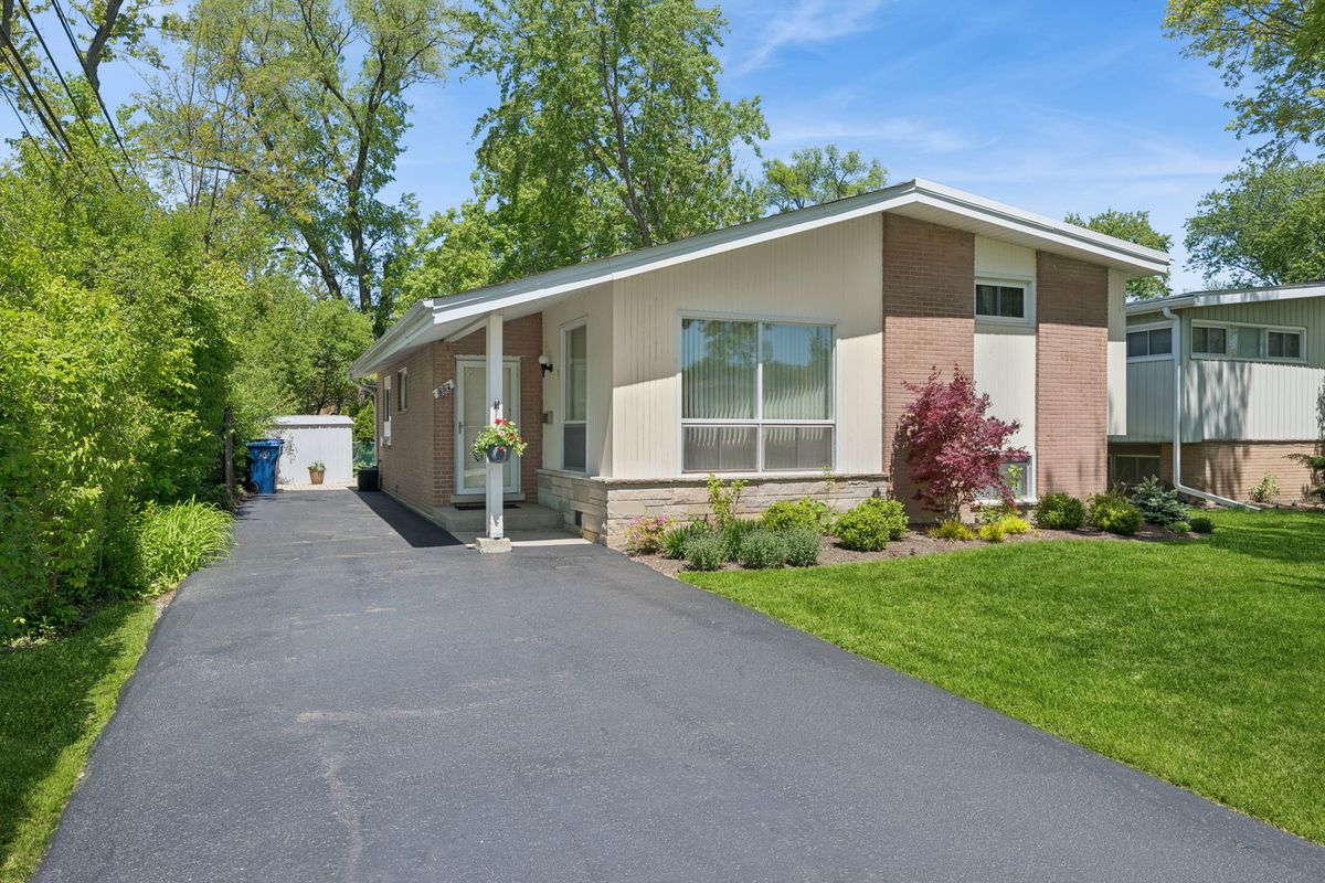 334 Southgate Drive, Northbrook, IL 60062