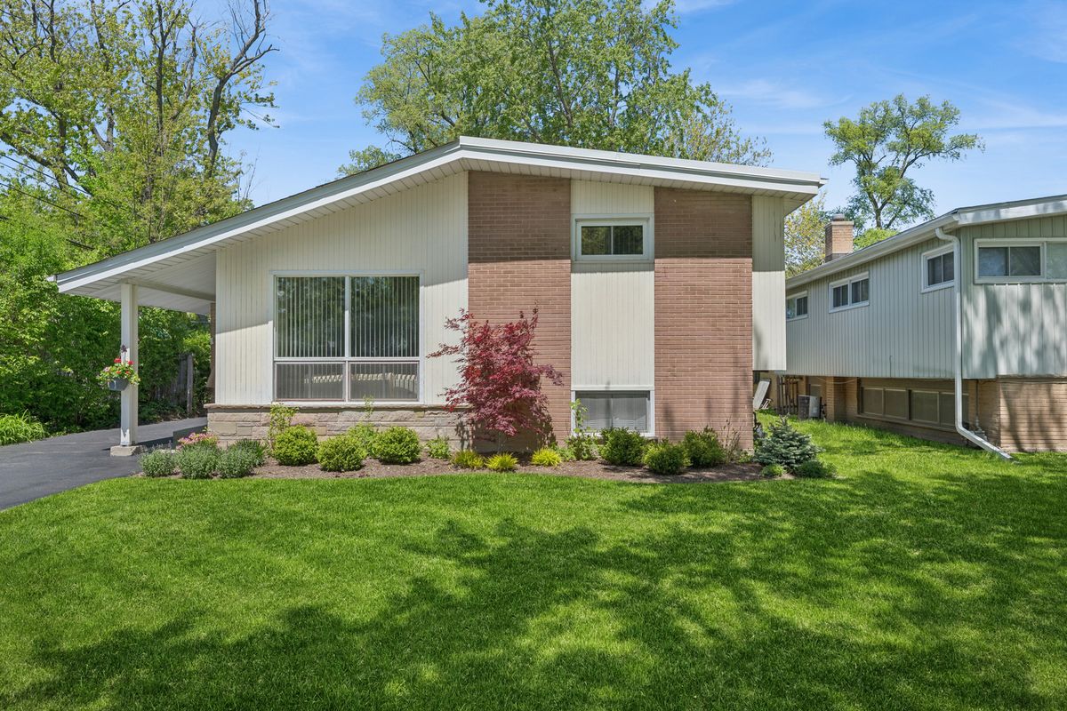 334 Southgate Drive, Northbrook, IL 60062