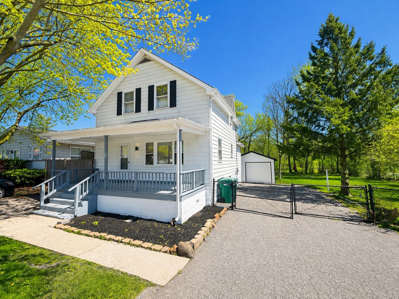 1911 Hebron Avenue — Zion, IL 60099