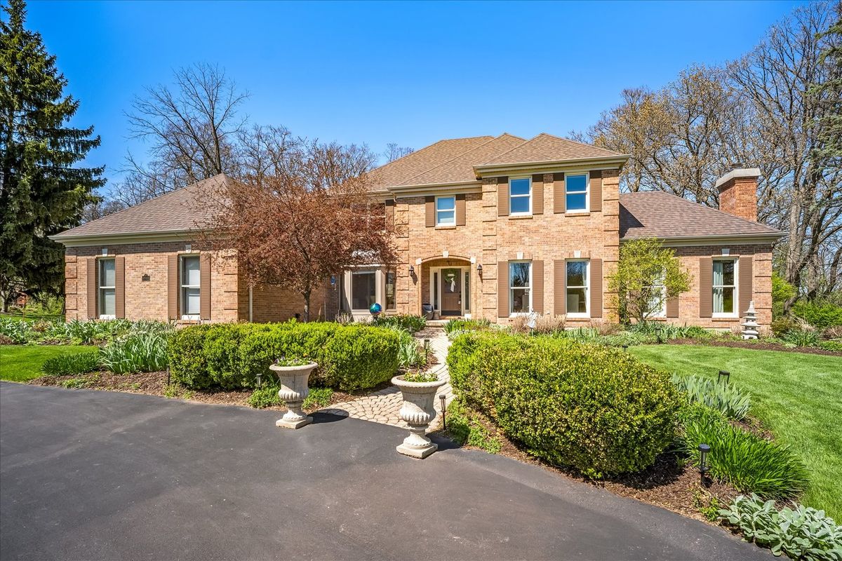 41W668 Hunters Hill Drive, St. Charles, IL 60175