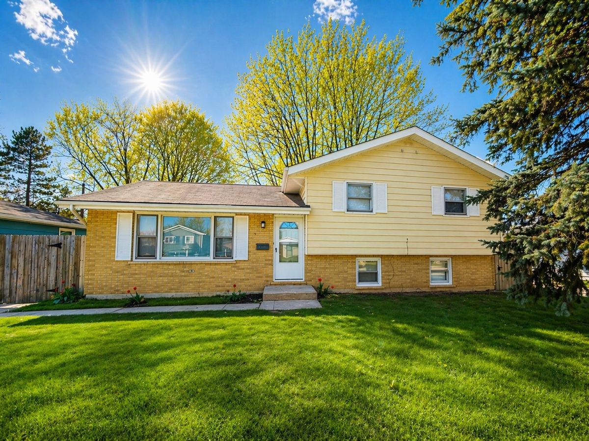 2432 YEOMAN Street, Waukegan, IL 60087