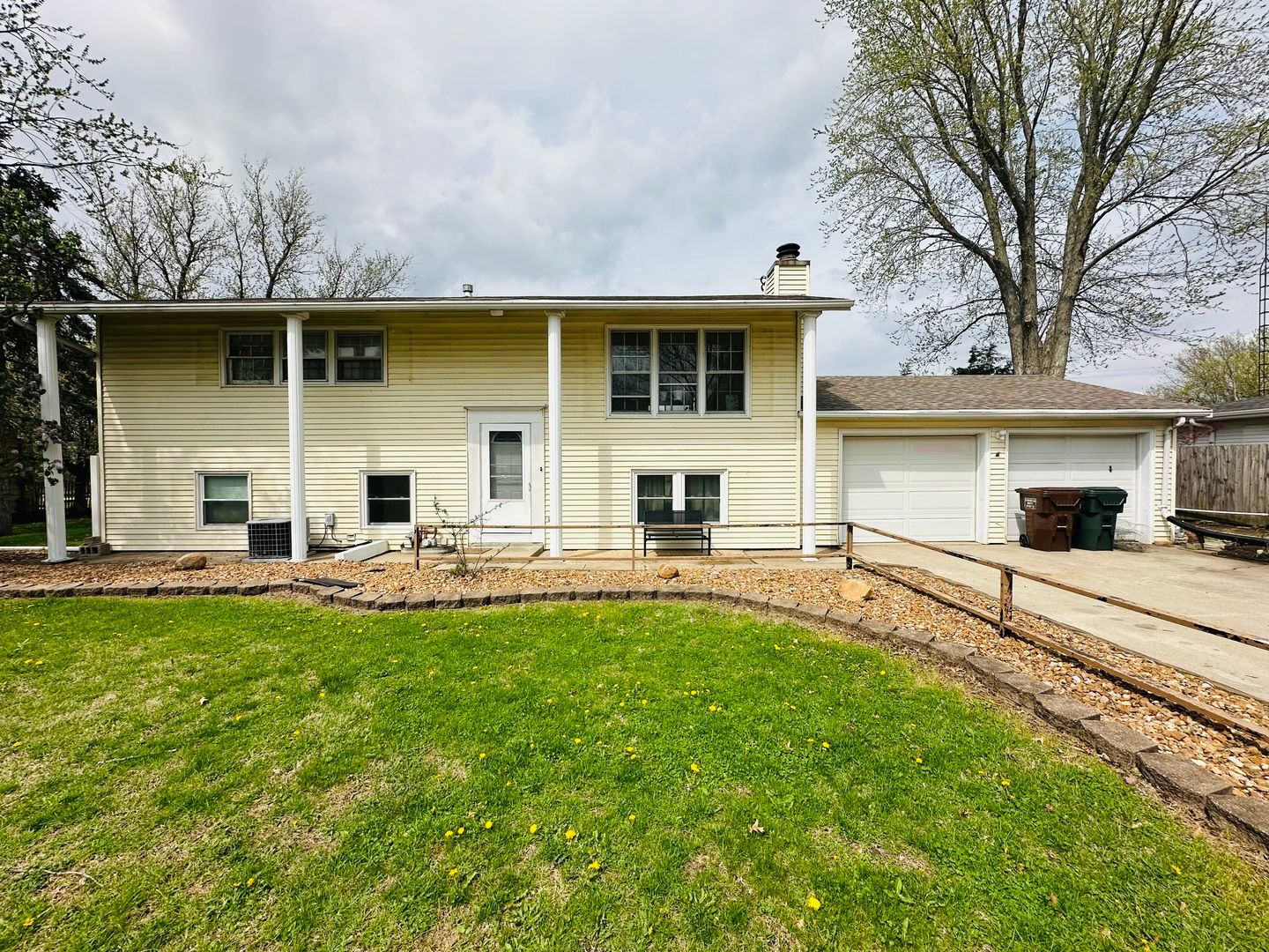 3789 E LAKEVIEW Drive — Kankakee, IL 60901