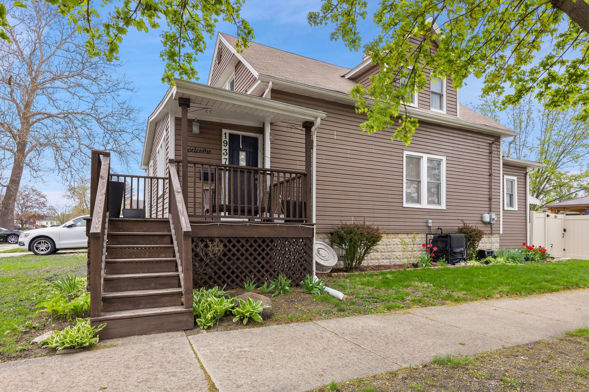1937 3rd Avenue, Maywood, IL 60153