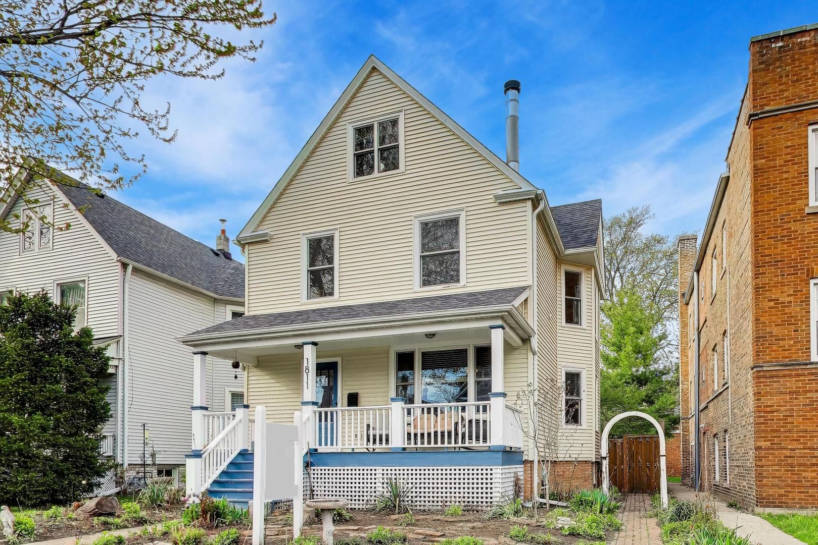1811 Greenwood Street — Evanston, IL 60201