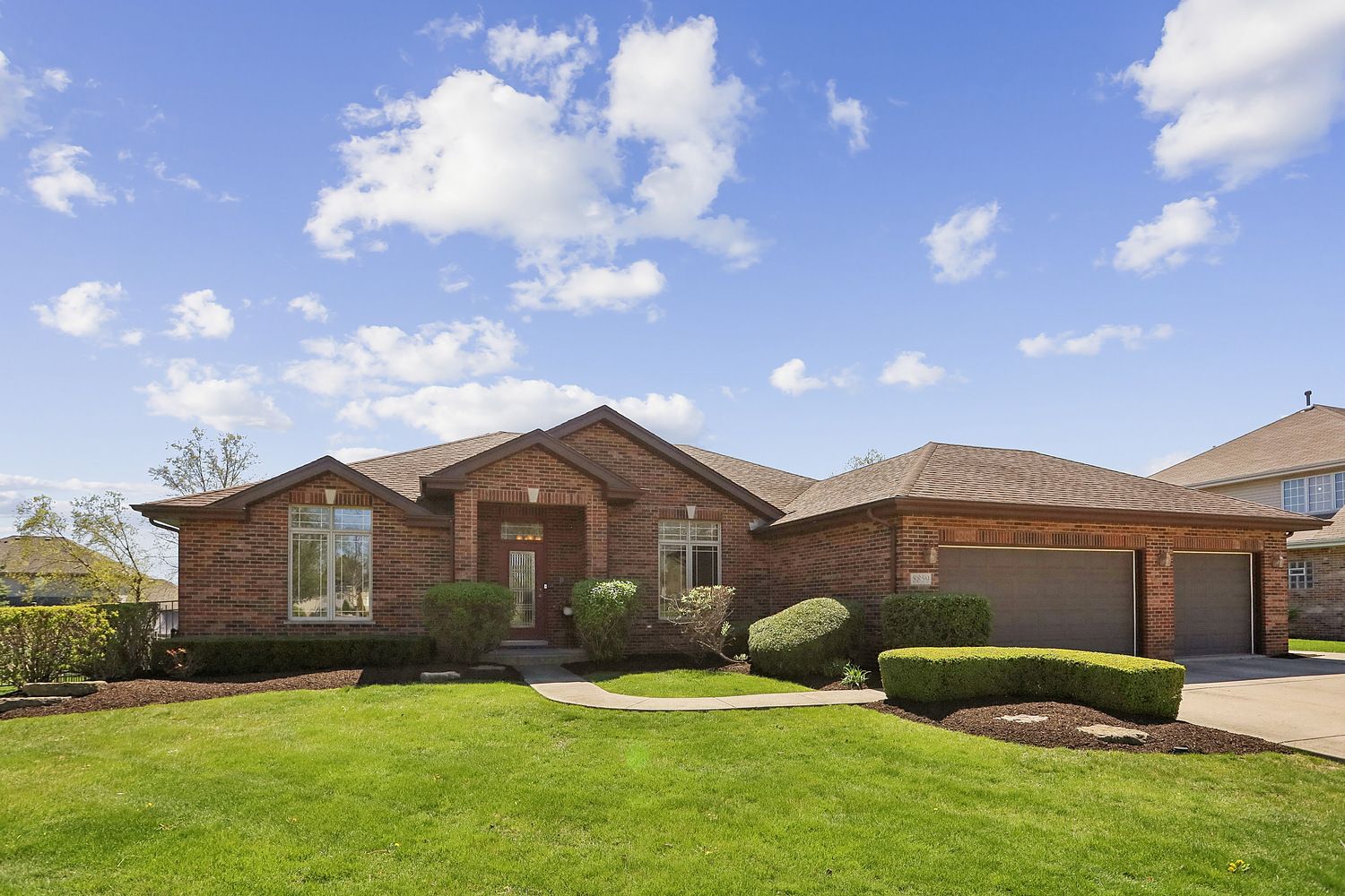 8859 Clifton Avenue — Mokena, IL 60448