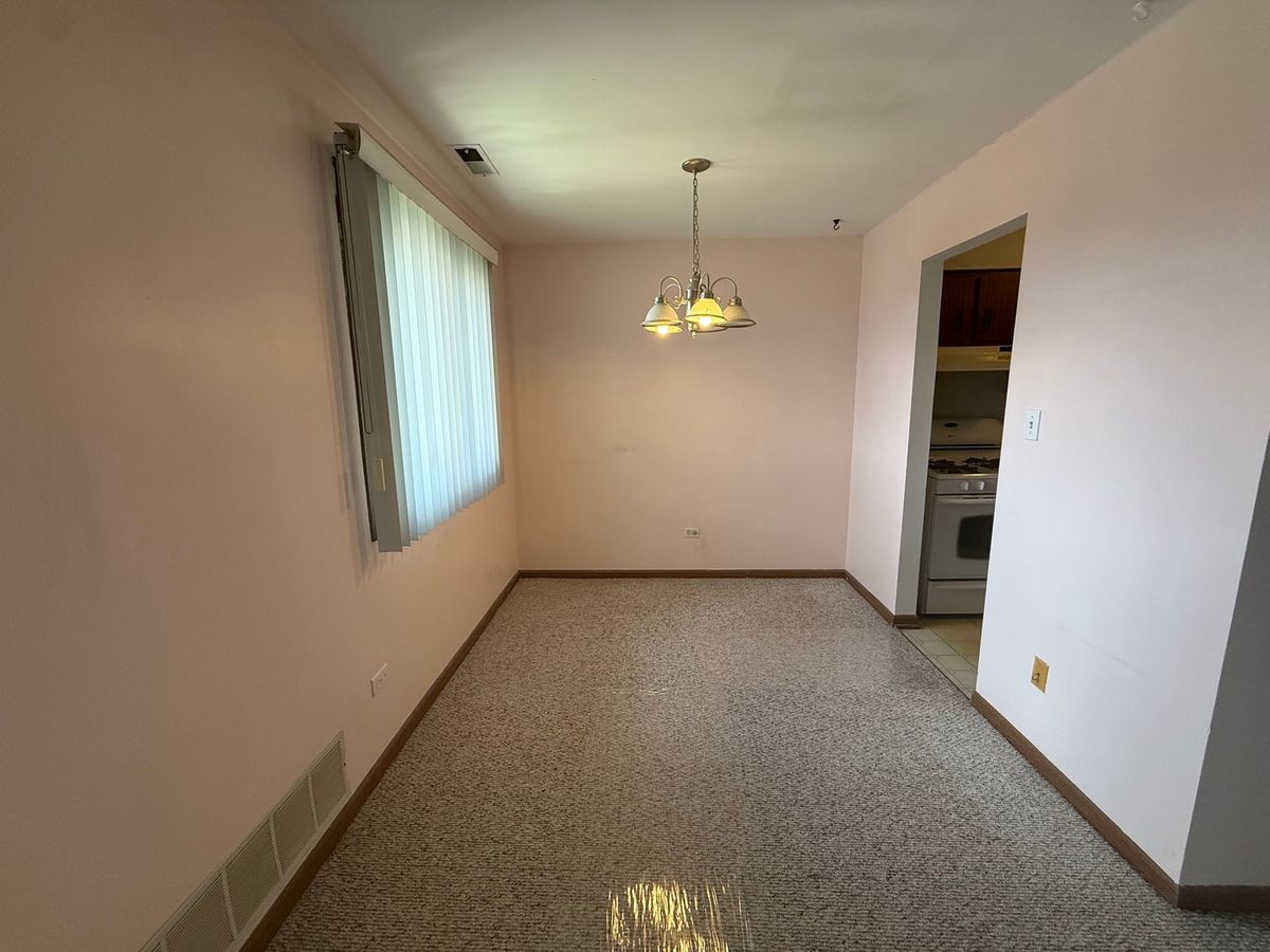 15723 Peggy Lane, Oak Forest, IL 60452