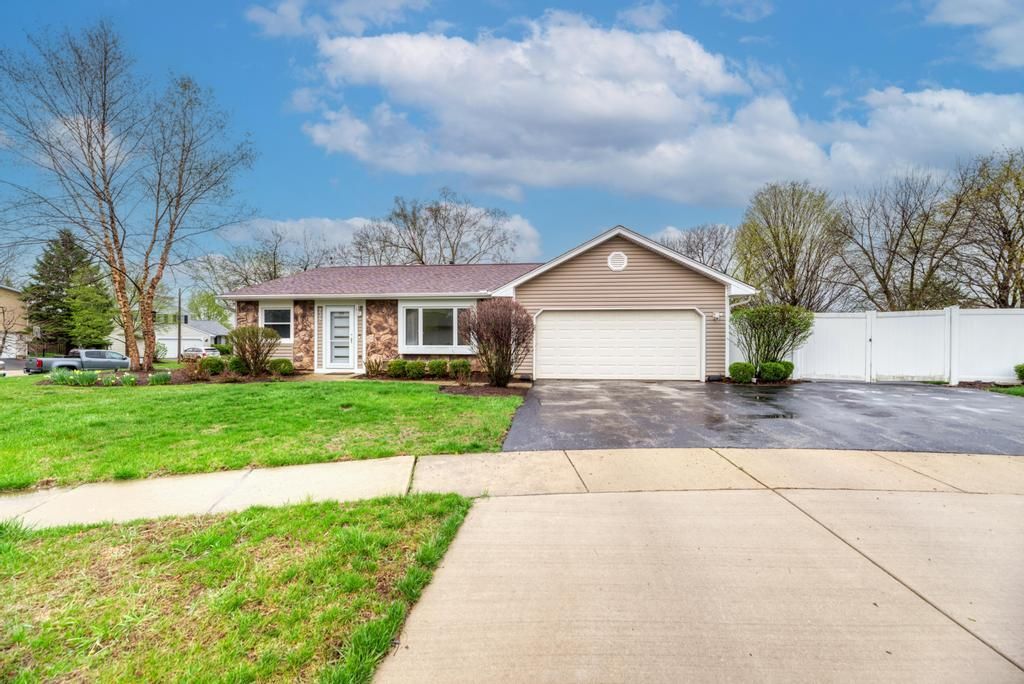 935 Pioneer Court — Roselle, IL 60172