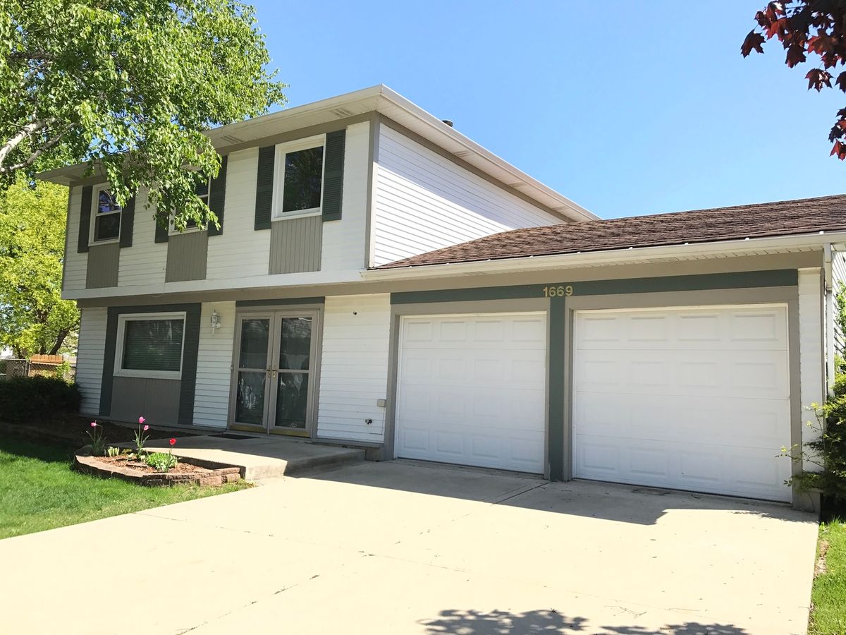 1669 Cape Breton Court, Hoffman Estates, IL 60192