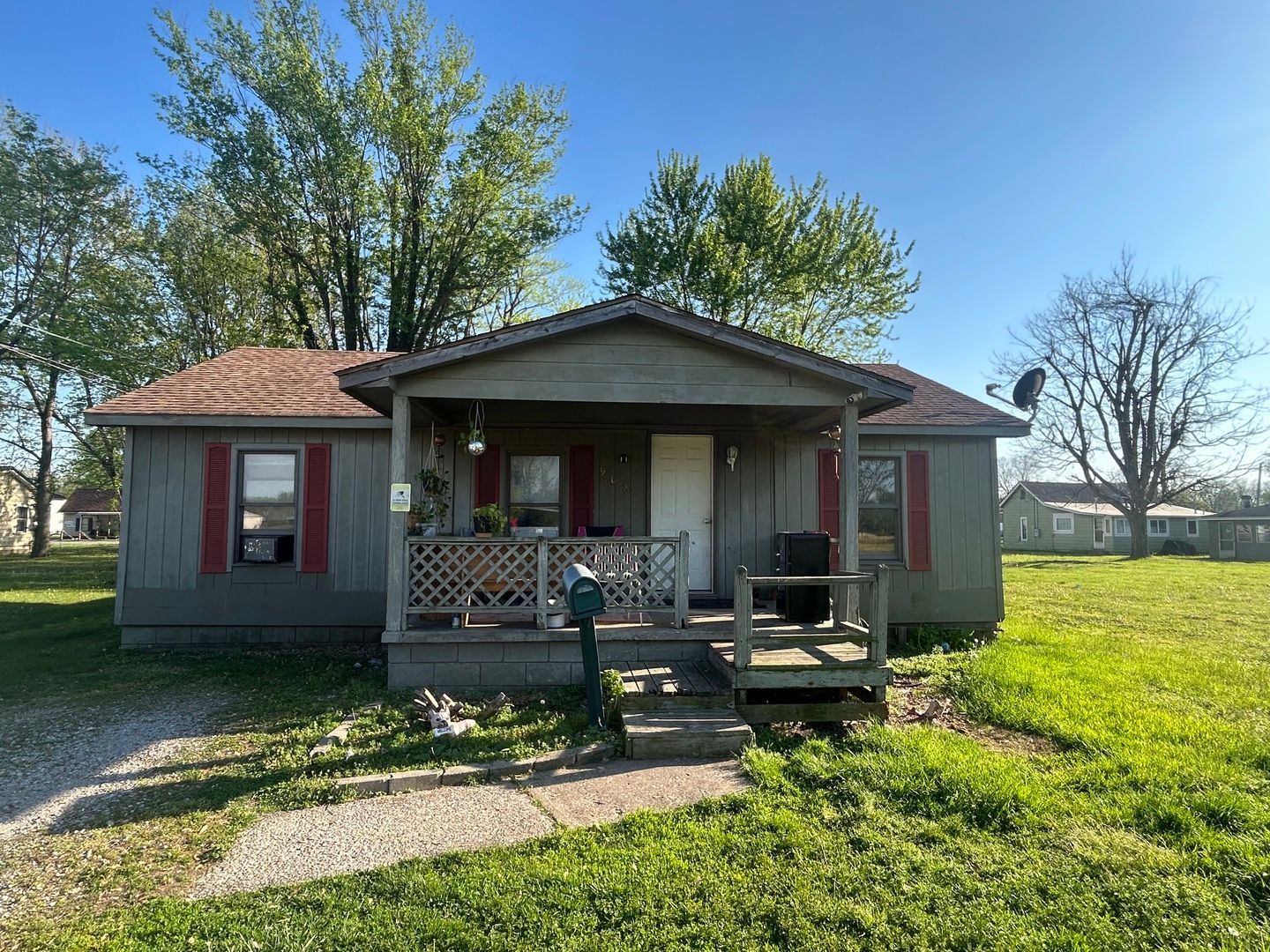 908 E 7th Street — Metropolis, IL 62960