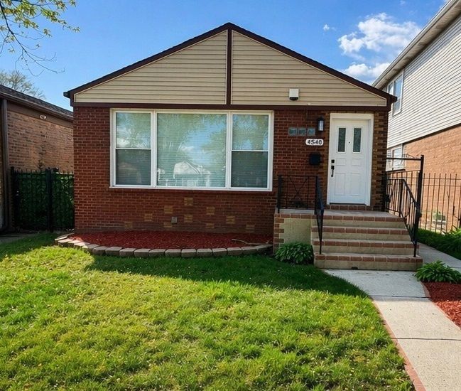 4540 Leclaire Avenue, Chicago, IL 60638