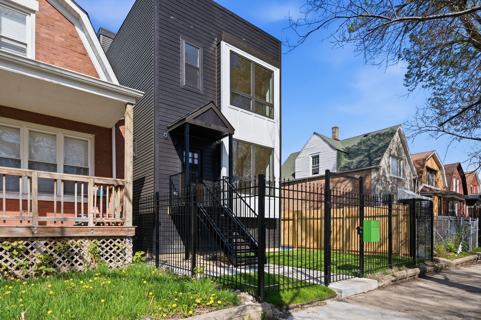 904 N Trumbull Avenue — Chicago, IL 60651