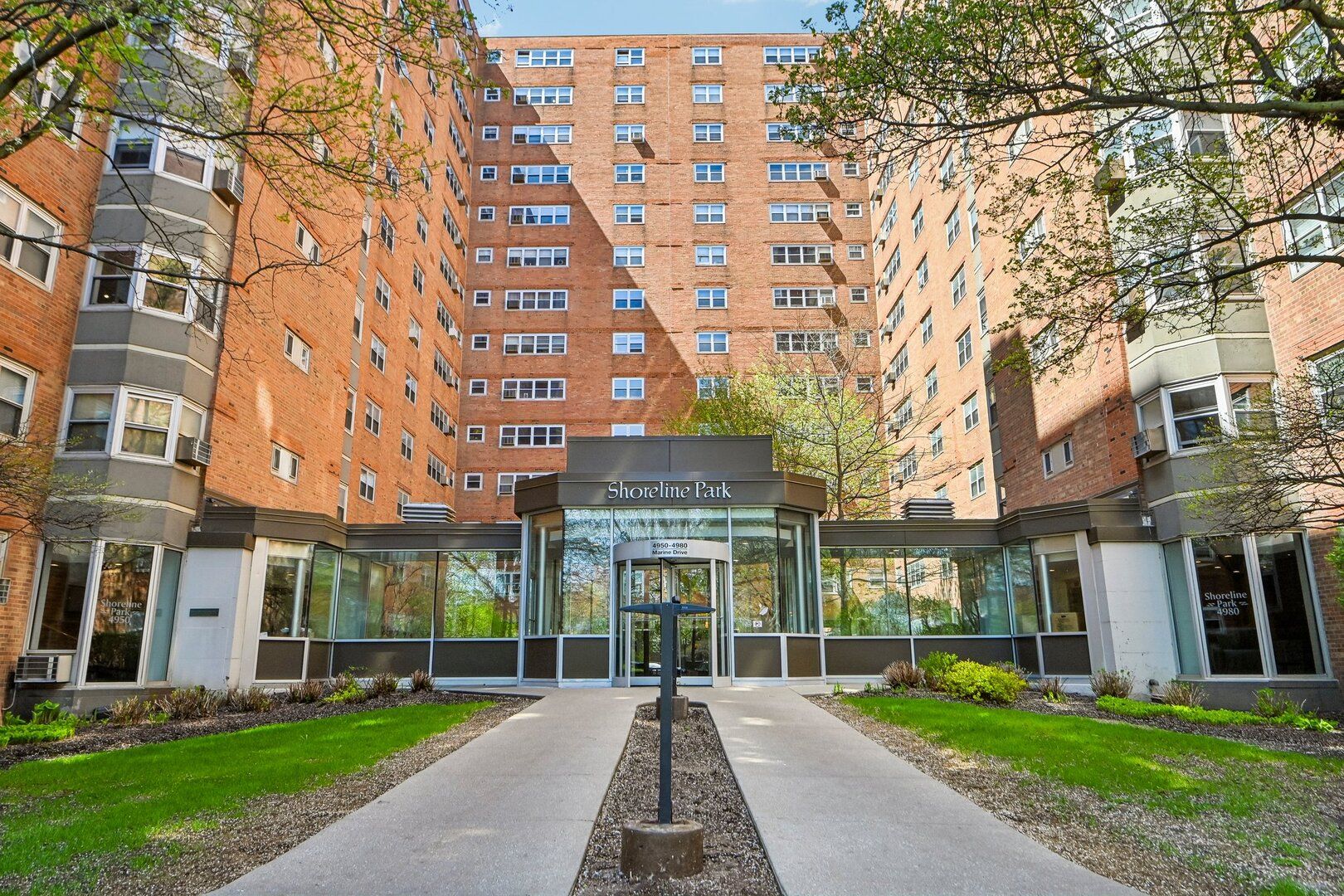 4960 N Marine Drive #611 — Chicago, IL 60640