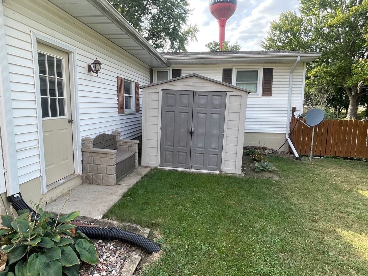 1009 11th Avenue, Orion, IL 61273