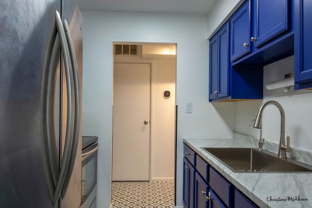 8473 Archer Avenue #204, Willow Springs, IL 60480