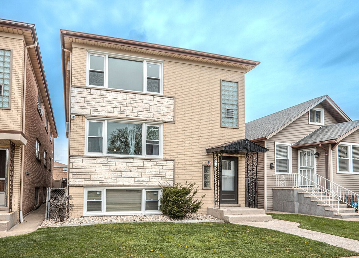 2702 74th Avenue, Elmwood Park, IL 60707