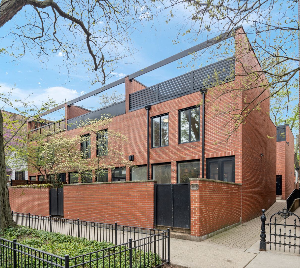 2110 N Hudson Avenue #C — Chicago, IL 60614