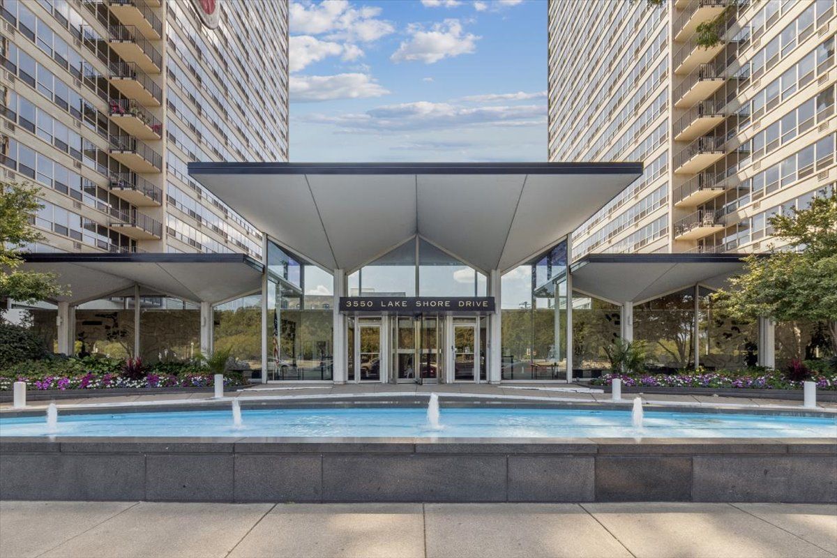 3550 Lake Shore Drive, Chicago, IL 60657