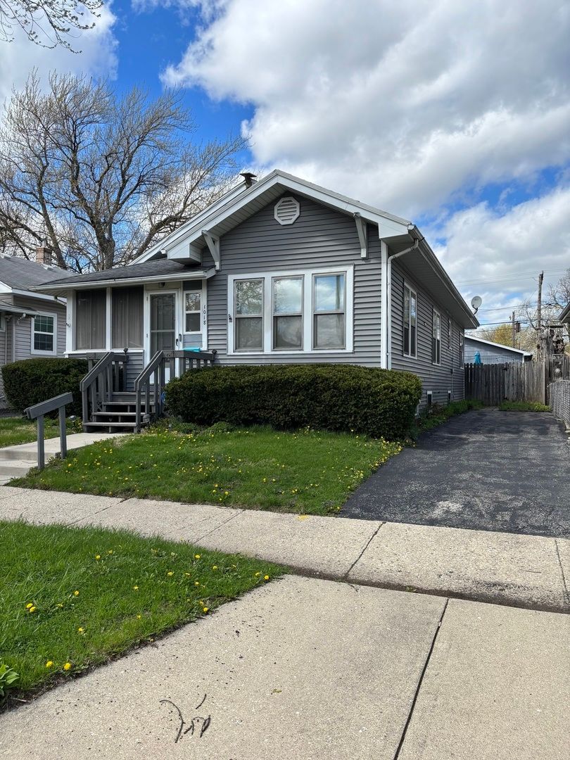 1018 Massena Avenue — Waukegan, IL 60085