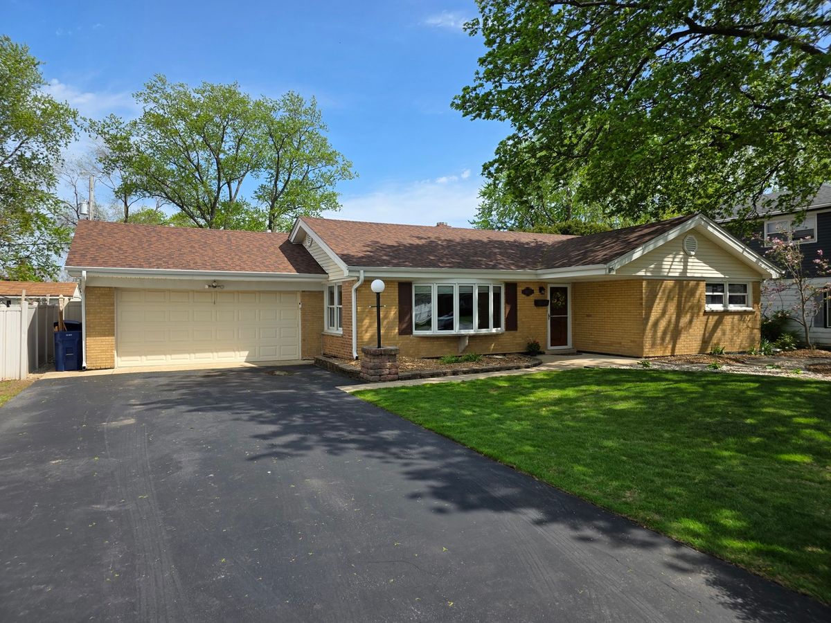 11607 Nagle Avenue, Worth, IL 60482