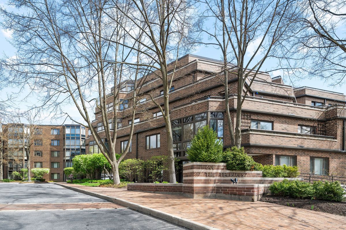 601 Mulberry Place, Highland Park, IL 60035