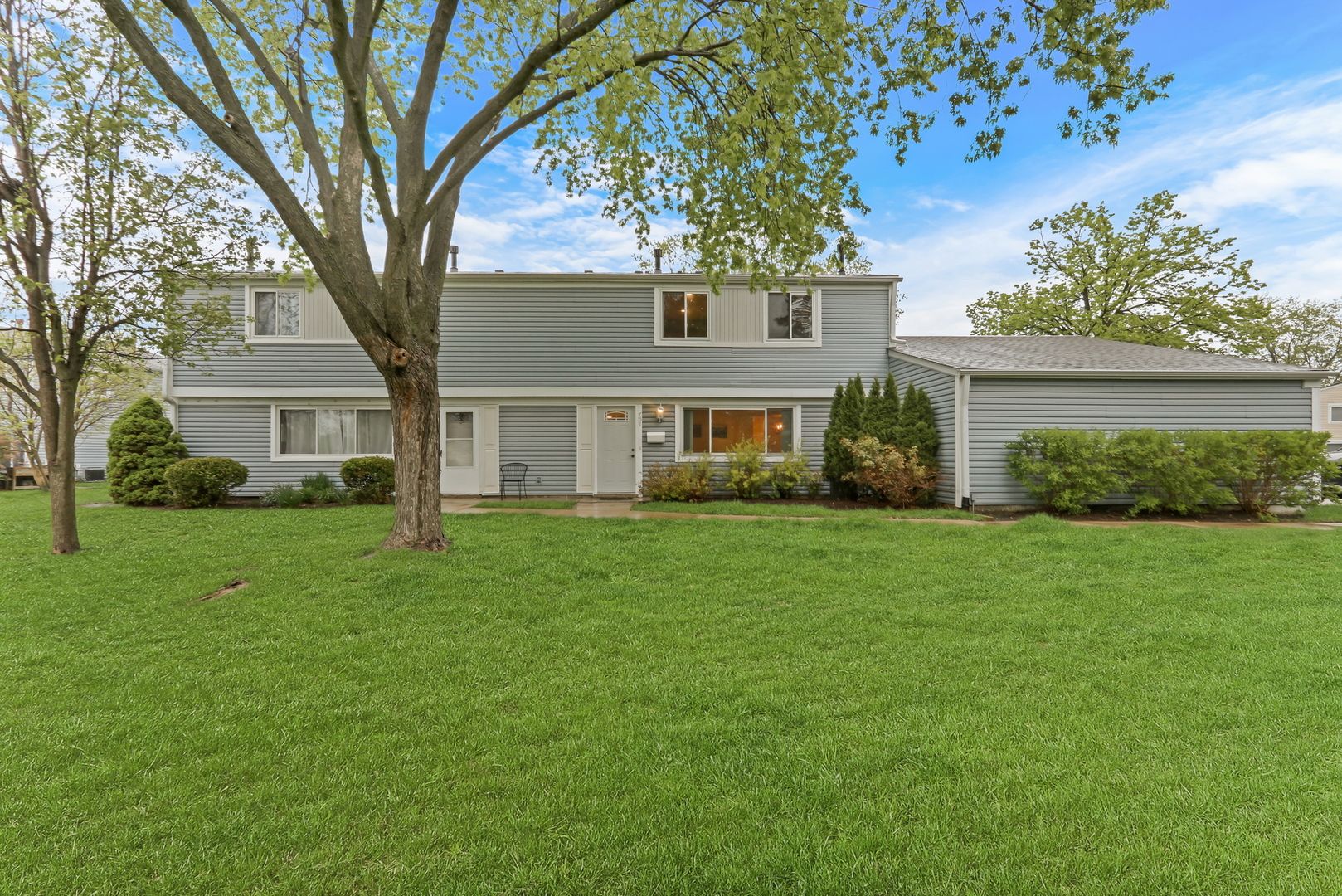 751 Dover Place #4C — Wheeling, IL 60090