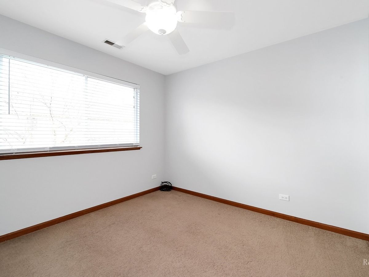 325 N Patriot Drive, Hainesville, IL 60030