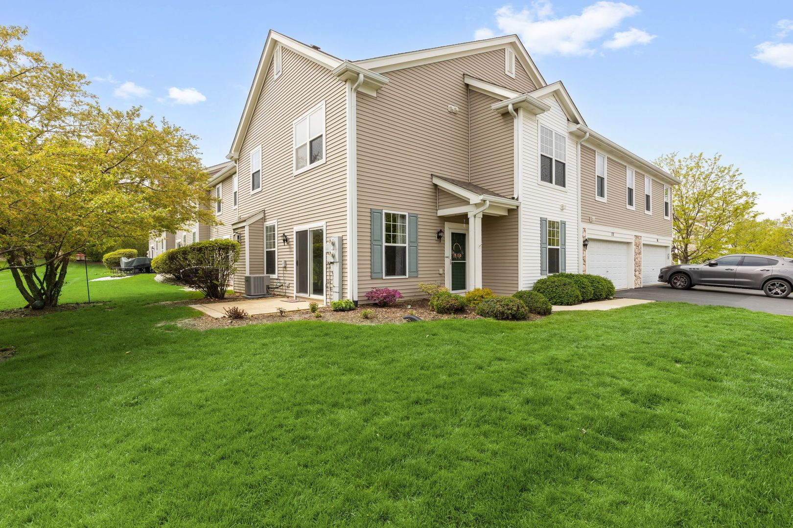 77 Johnson Court — North Aurora, IL 60542