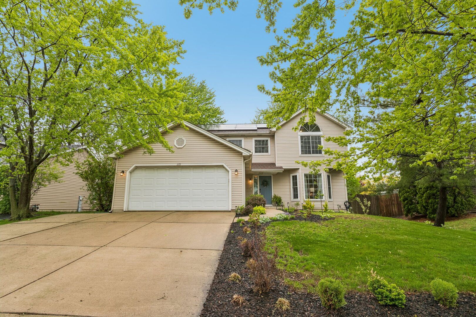 205 Green Mountain Drive — Bolingbrook, IL 60440